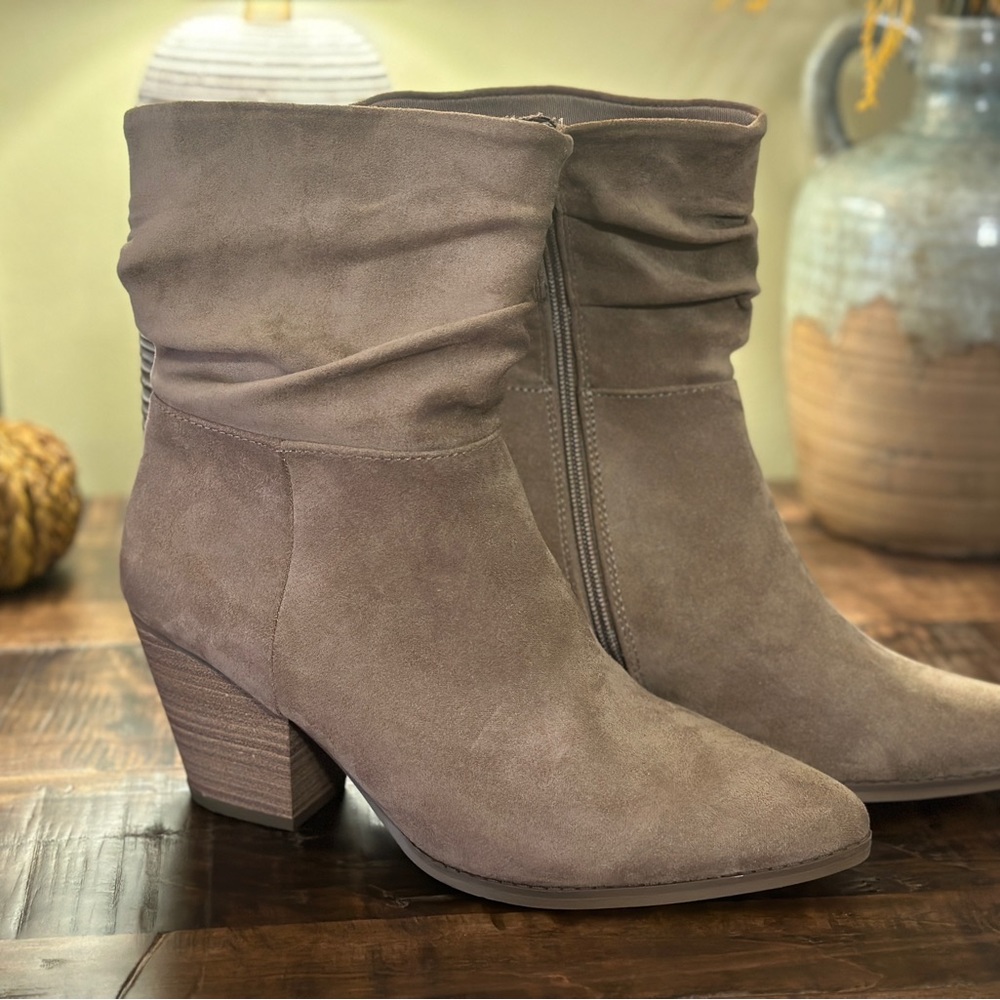 Universal Thread Booties - image 1